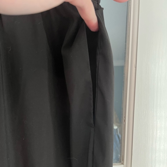 Black scrub set, includes top and bottoms - Picture 13 of 16